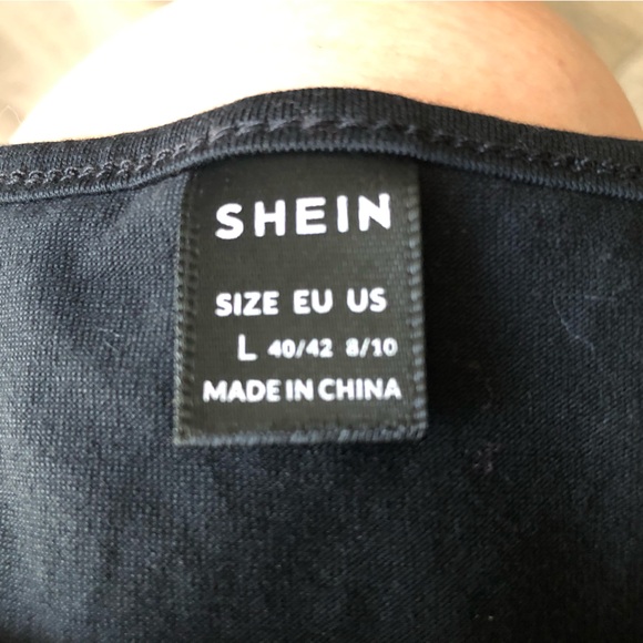 SHEIN Black crop tank top with Red Graphic - Picture 5 of 5